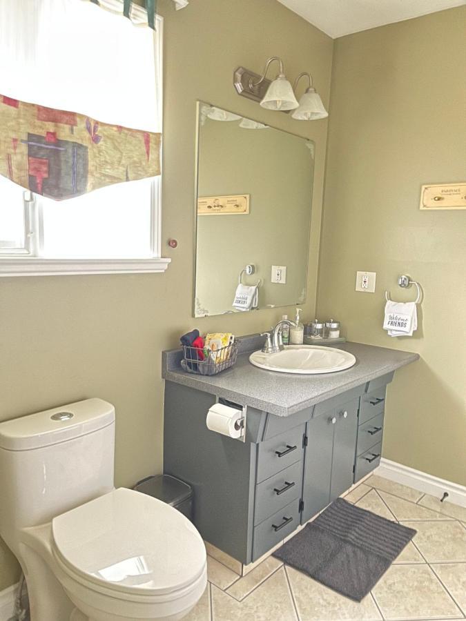 Sunny Shuswap B&B Chase エクステリア 写真
