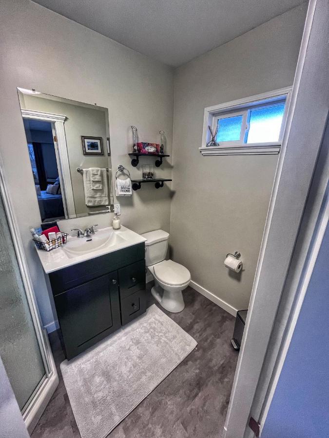 Sunny Shuswap B&B Chase エクステリア 写真